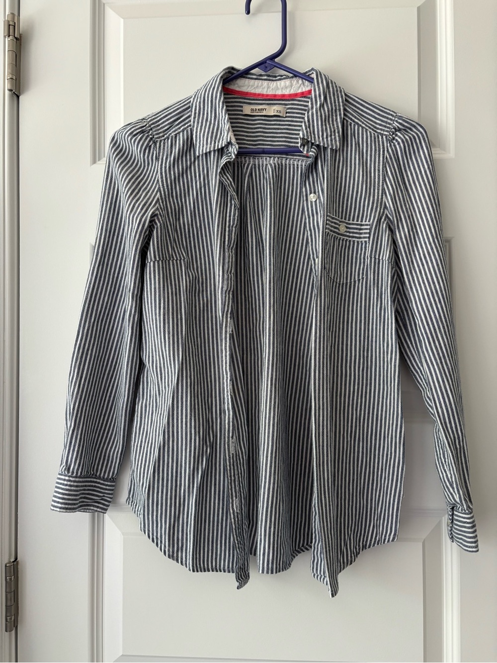 Old Navy Black White Striped Long Sleeve Button Down Shirt Chest Pockets Size XS